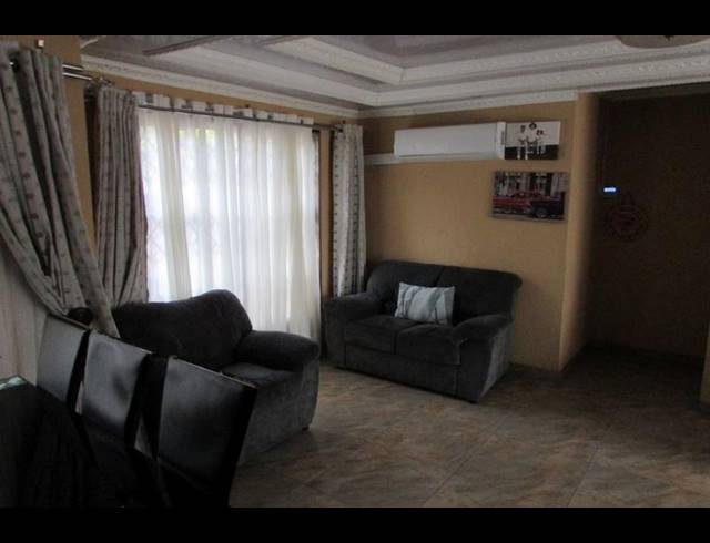 3 BEDROOM HOUSE FOR SALE IN KINGSVIEW EXT 3